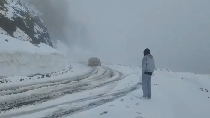 Artvin'de mayıs ayının son gününde kar sürprizi
