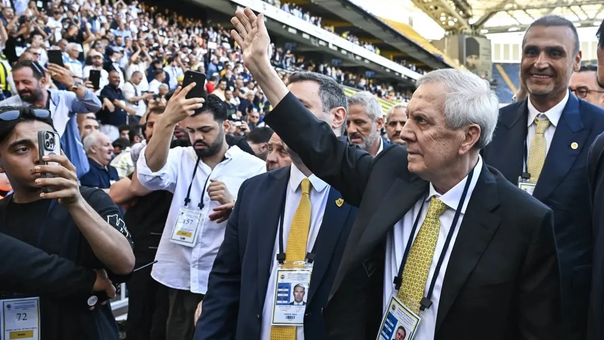 Aziz Yıldırım 8 yıl sonra yeniden Fenerbahçe Başkanı oldu