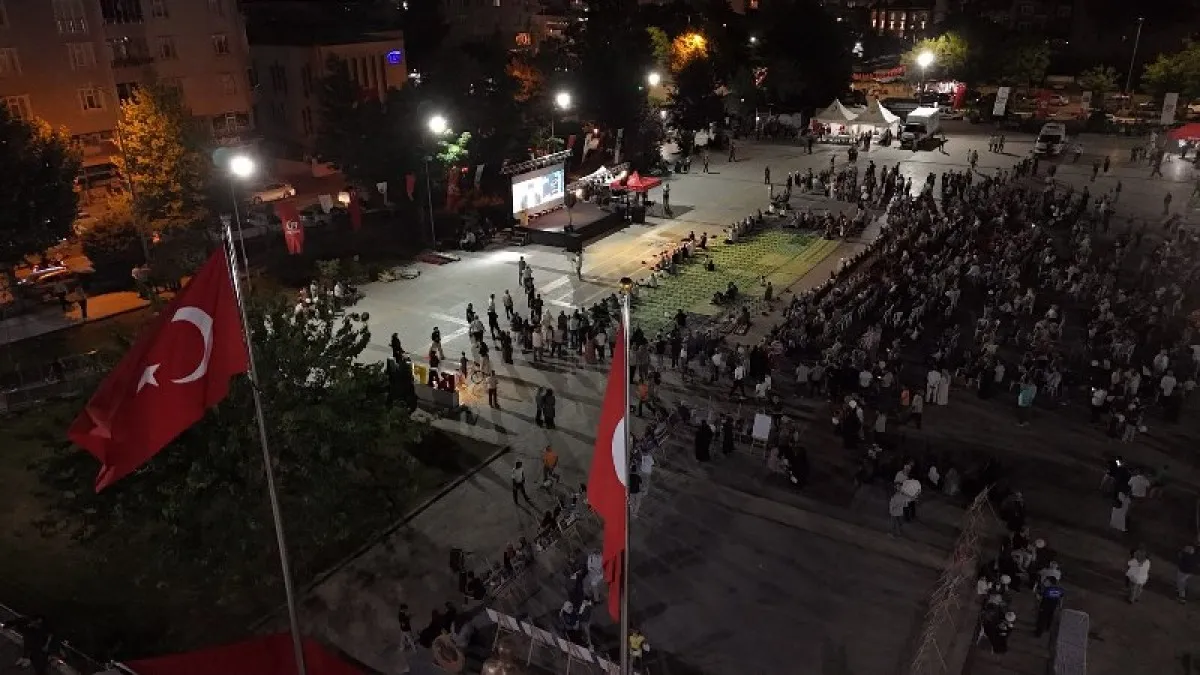 Bafra'da 15 Temmuz ruhu: Binlerce vatandaş meydanlara akın etti
