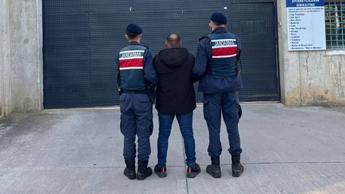 Bafra’da 9 yıl 2 ay hapis cezasıyla aranan kişi yakalandı