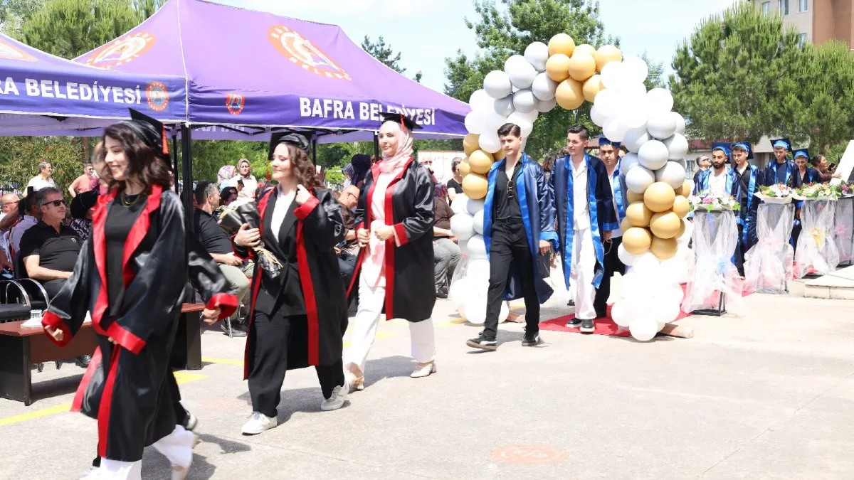Bafra’da mesleki eğitimde mezuniyet heyecanı