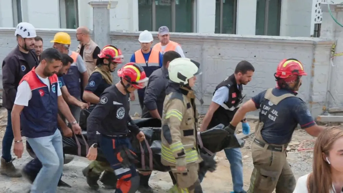 Başakşehir’de inşaatta göçük faciası! Toprak altında can verdi