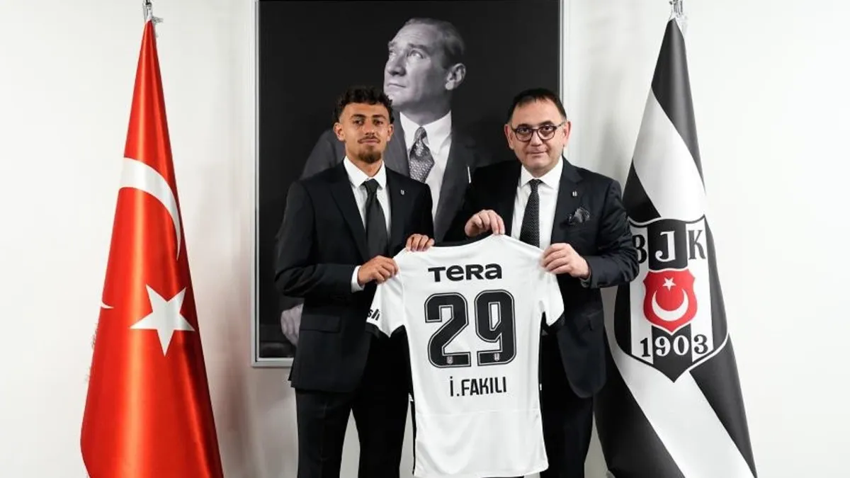 Beşiktaş İlhan Fakılı ile sözleşme imzaladı