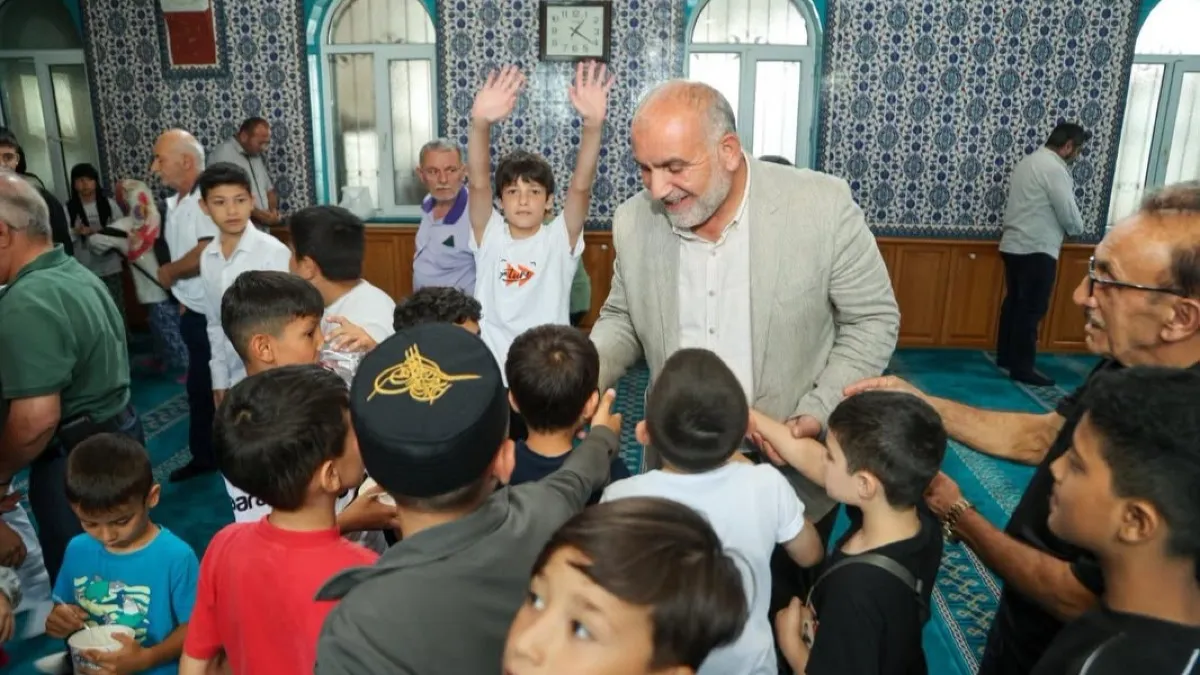 Canik’te çocuklar hediyelerine kavuşuyor