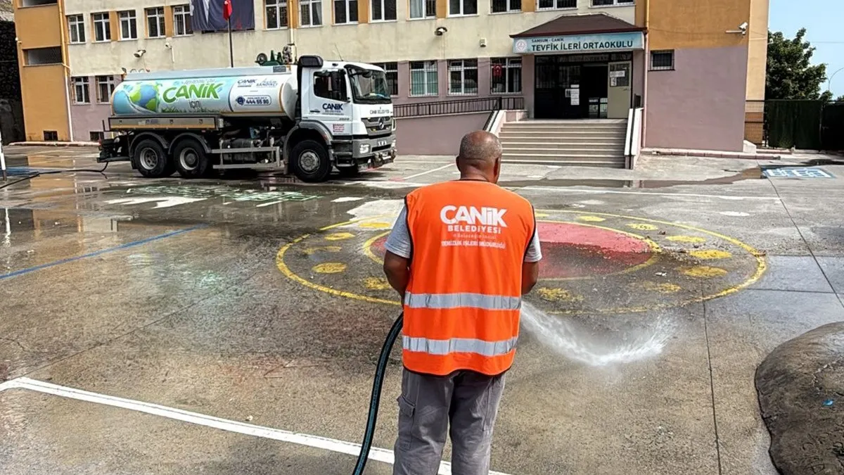 Canik’te okullarda yeni dönem hazırlığı: Ekipler sahaya indi