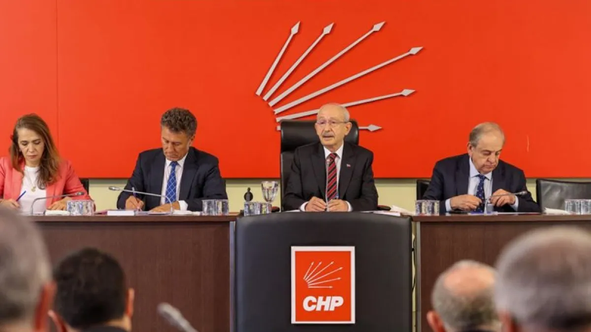 CHP’de iki belediye başkanının ihracı istendi