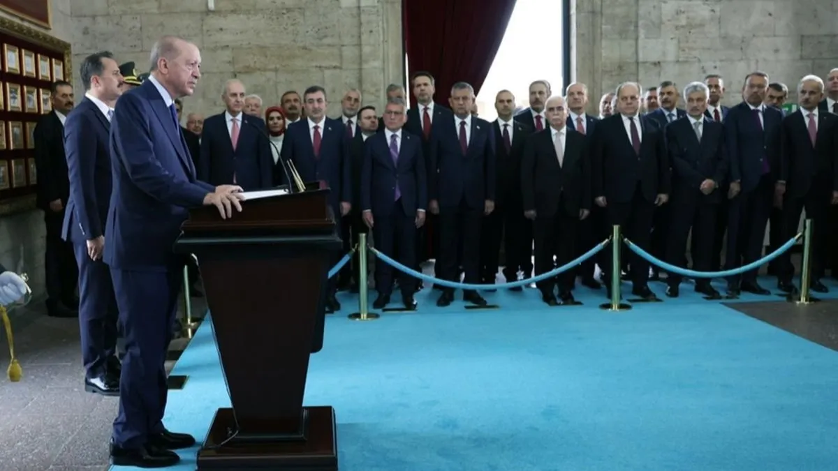 Cumhurbaşkanı Erdoğan Anıtkabir’de: “Menfur planlara müsaade etmiyoruz”
