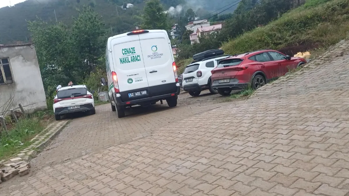 Elektrikli tel örgüye dokunan genç hayatını kaybetti