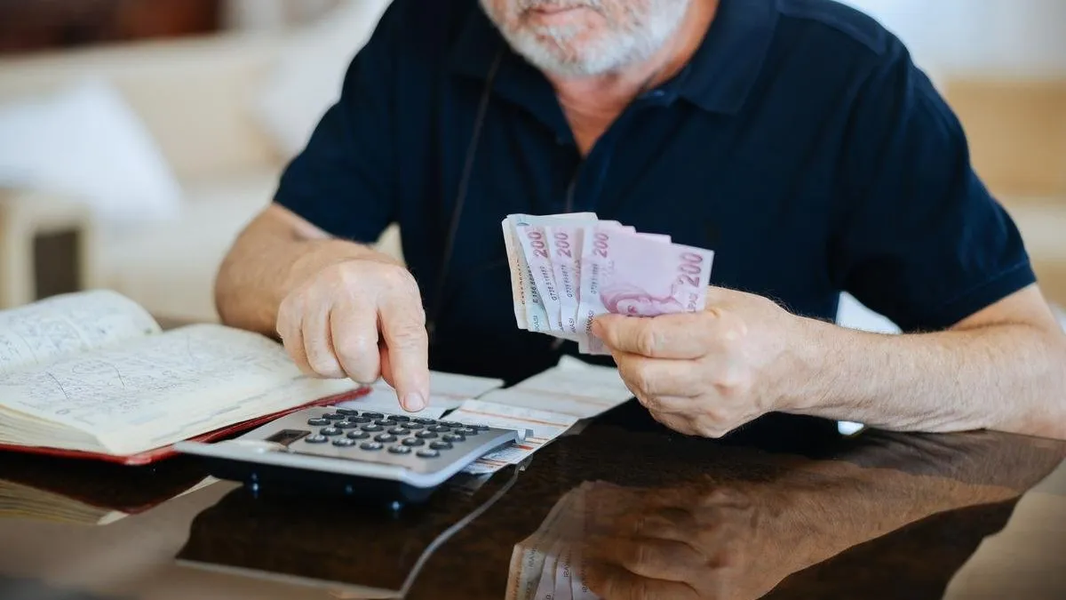 Emekli ve memur maaşında yeni zam hesabı