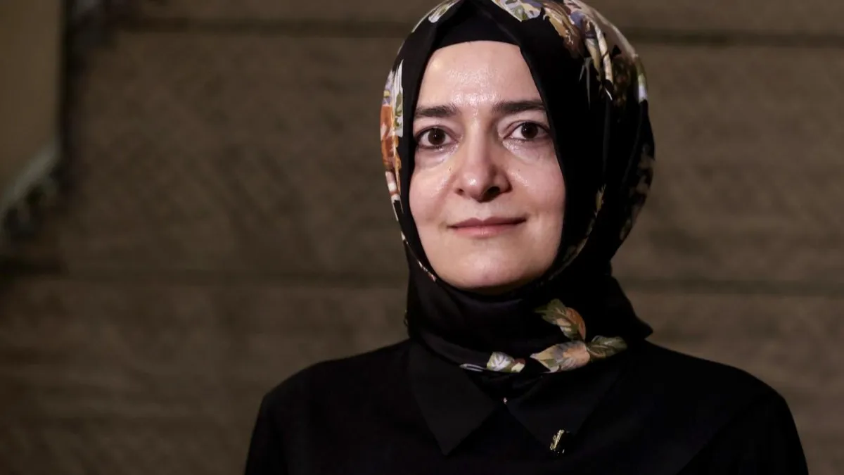 Fatma Betül Sayan Kaya AK Parti’den ihraç edildi