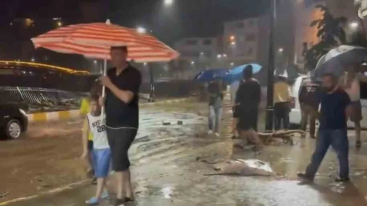 Giresun’da dereler taştı! İş yerlerini su bastı