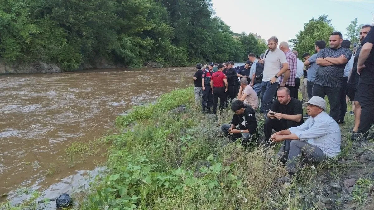 Giresun'da sel faciası: 2 kardeş hayatını kaybetti