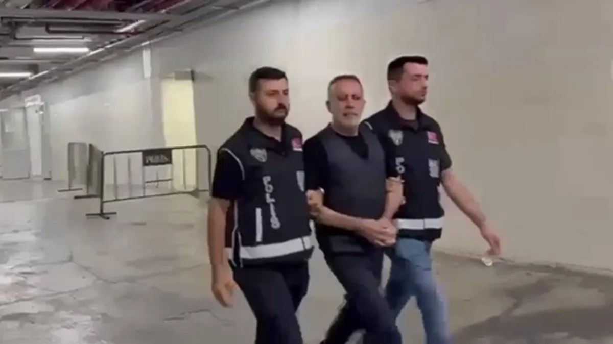 Haluk Levent'in elleri kelepçeli görüntüsü ortaya çıktı