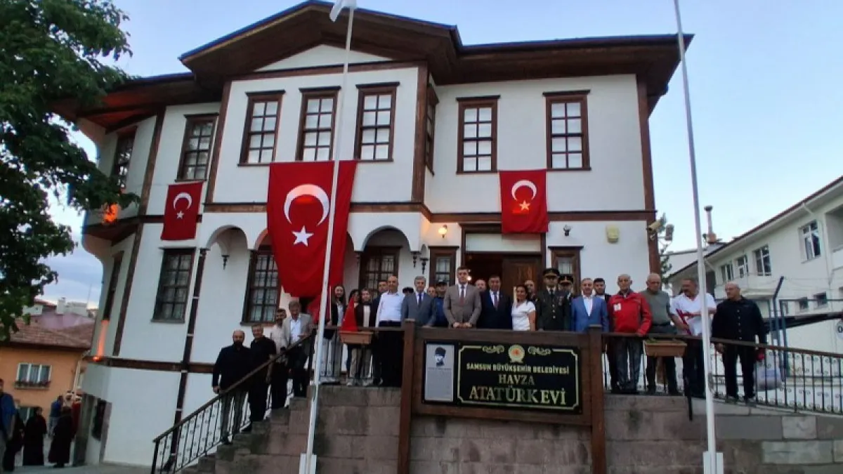 Havza tek yürek oldu: Şehitlik ziyareti ve demokrasi yürüyüşü