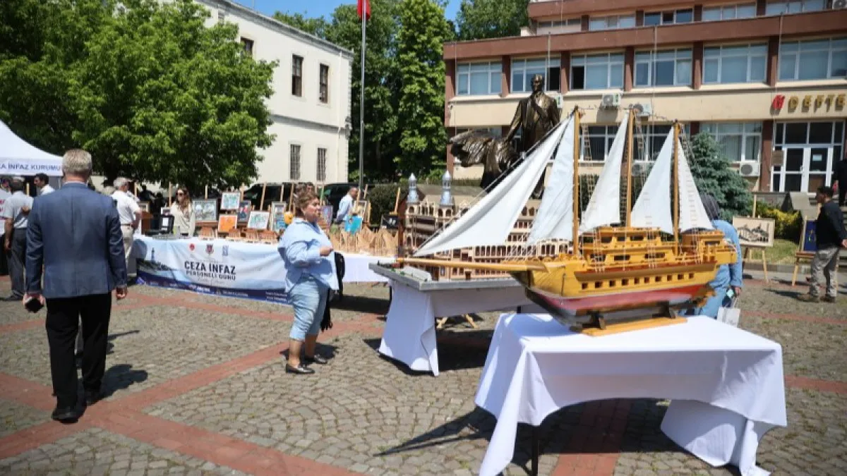 Hükümlülerin el emeği Sinop'ta görücüye çıktı: Türkiye'nin simgeleri maket oldu
