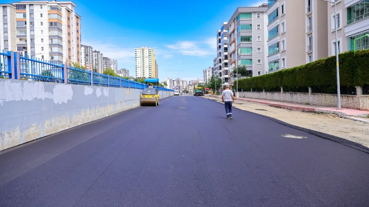 İlkadım’da 61 mahallede yol seferberliği