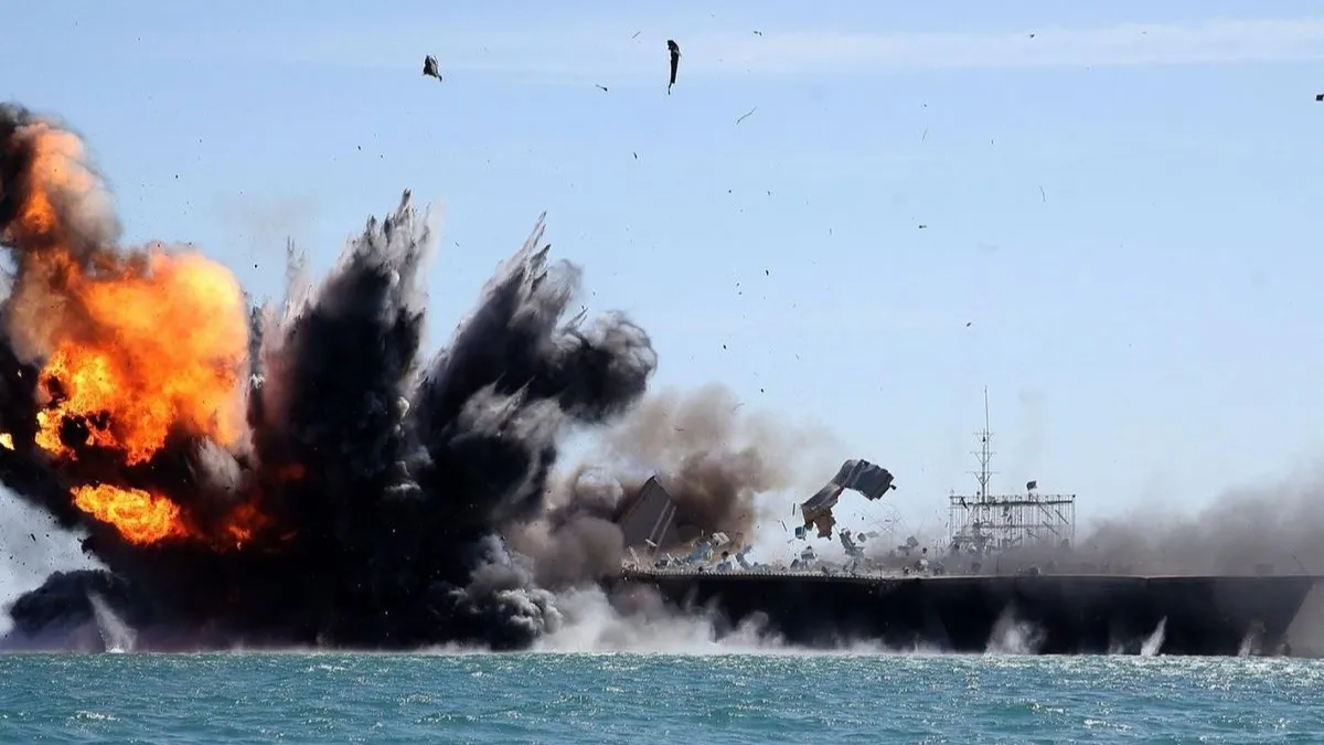 İran medyası duyurdu: Hürmüz Boğazı'nda petrol tankerinde patlama