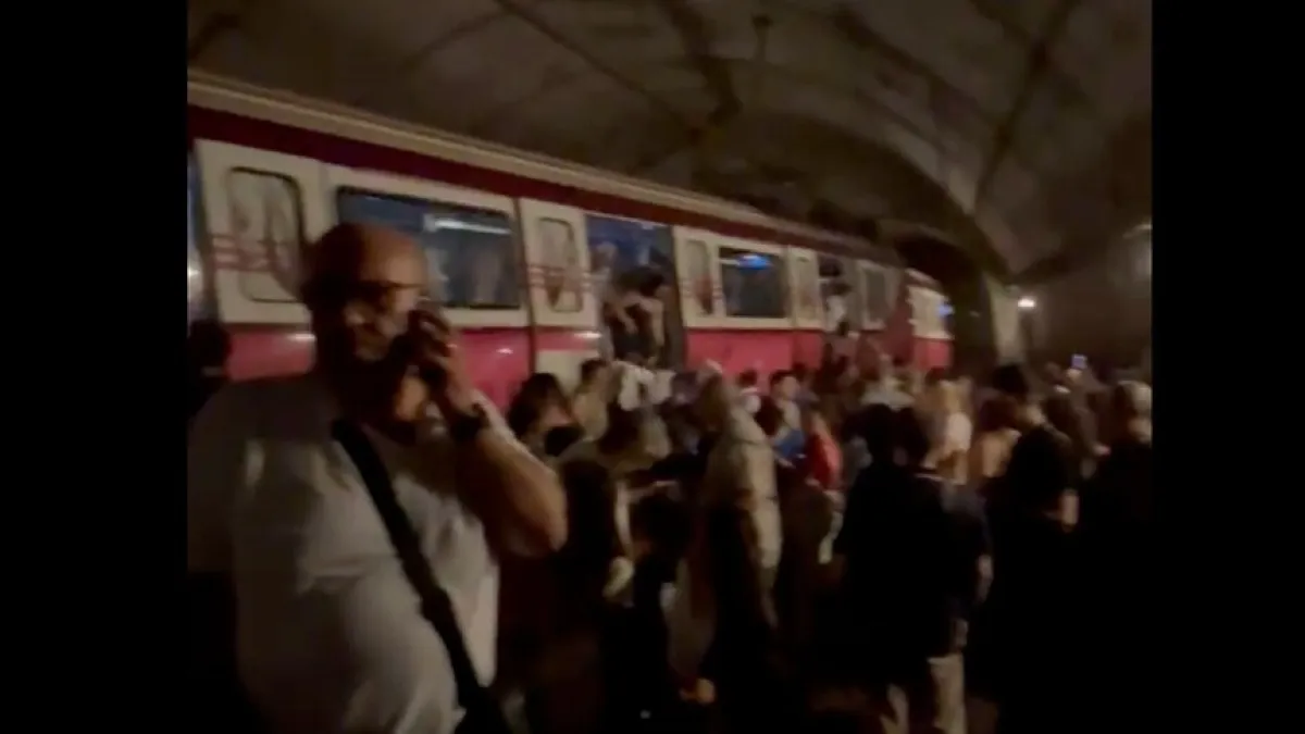 İstanbul’da metro raydan çıktı