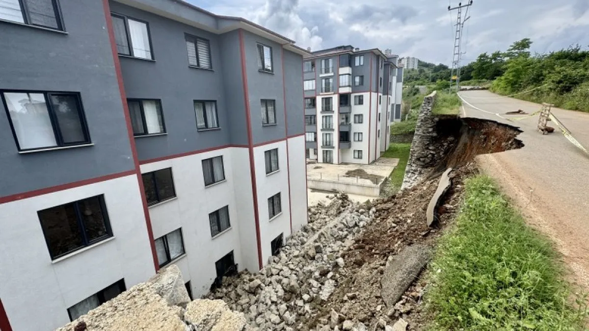 İstinat duvarı çöktü, odalar toprakla doldu! "Deprem oluyor zannettim"