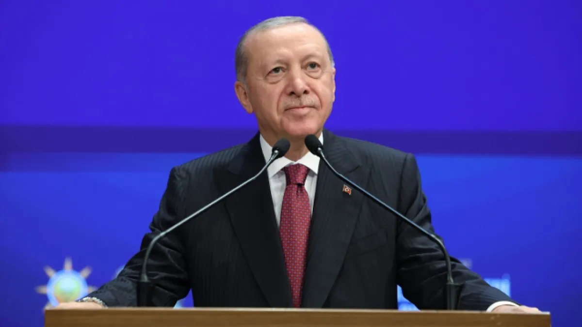İzmir Büyükşehir Belediye Başkanı Cemil Tugay AK Parti’ye katıldı