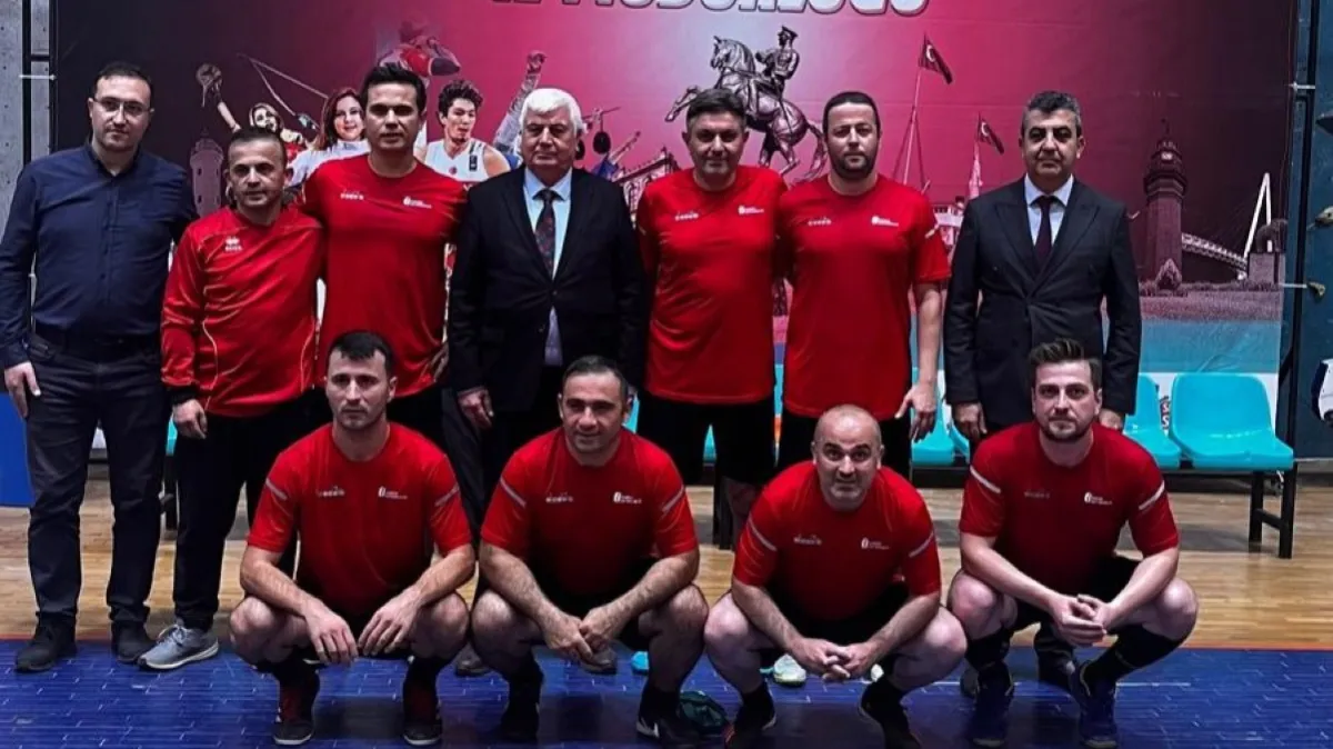 Kamu Spor Oyunları Futsal personeli sahaya indi