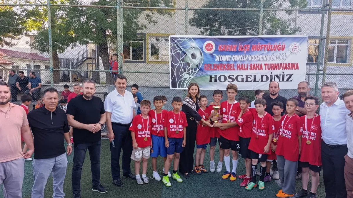 Kavak’ta yaz Kur’an kursu öğrencileri futbol turnuvasında buluştu