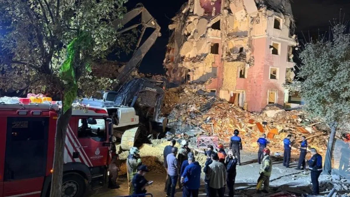 Kentsel dönüşüm binası çöktü: 2 kişi yaralandı, enkazda arama yapılıyor