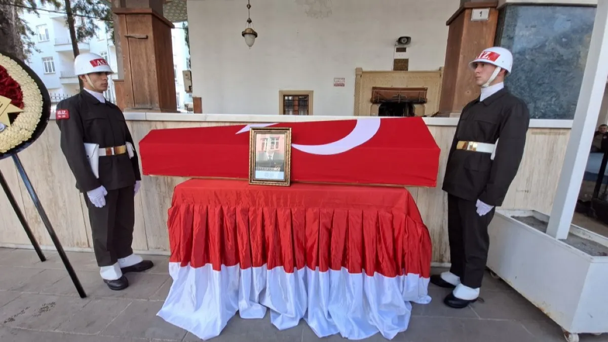 Kıbrıs gazisi Hikmet Deniz Samsun'da son yolculuğuna uğurlandı