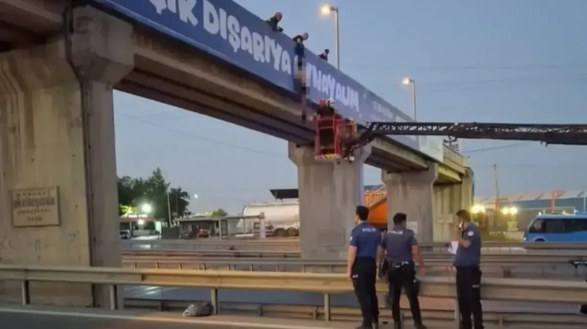 Korkunç olay: Yarı çıplak asılı halde bulundu