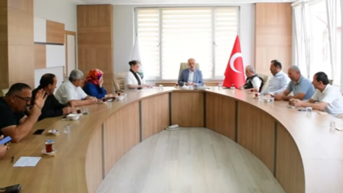 Ladik Belediyespor'un geleceği konuşuldu