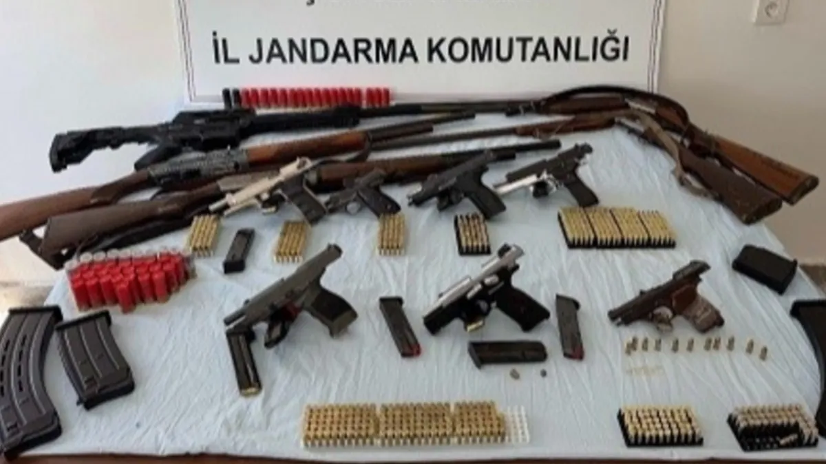 Magandalara jandarma darbesi: 28 kişiye işlem