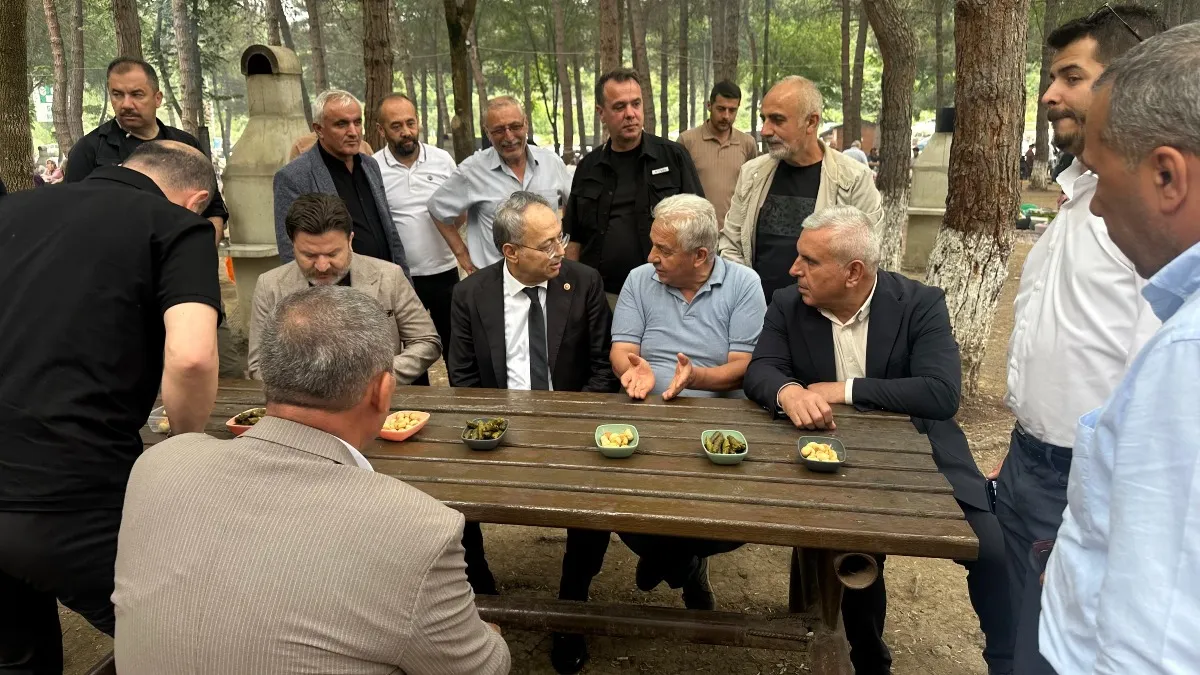 MHP Genel Başkan Yardımcısı Topsakal Samsun'da vatandaşlarla buluştu