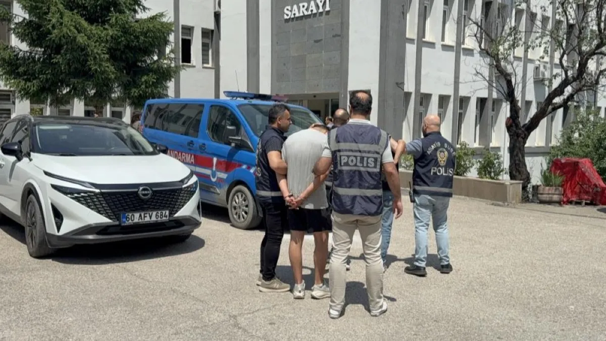 'MİT' personeli yalanıyla yaşlı kadını dolandıran 2 şüpheli tutuklandı