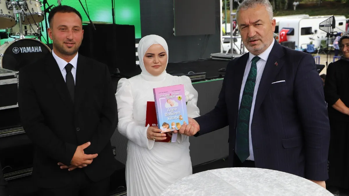NebiyanFest’te sürpriz nikah: Genç çift sahnede evlendi