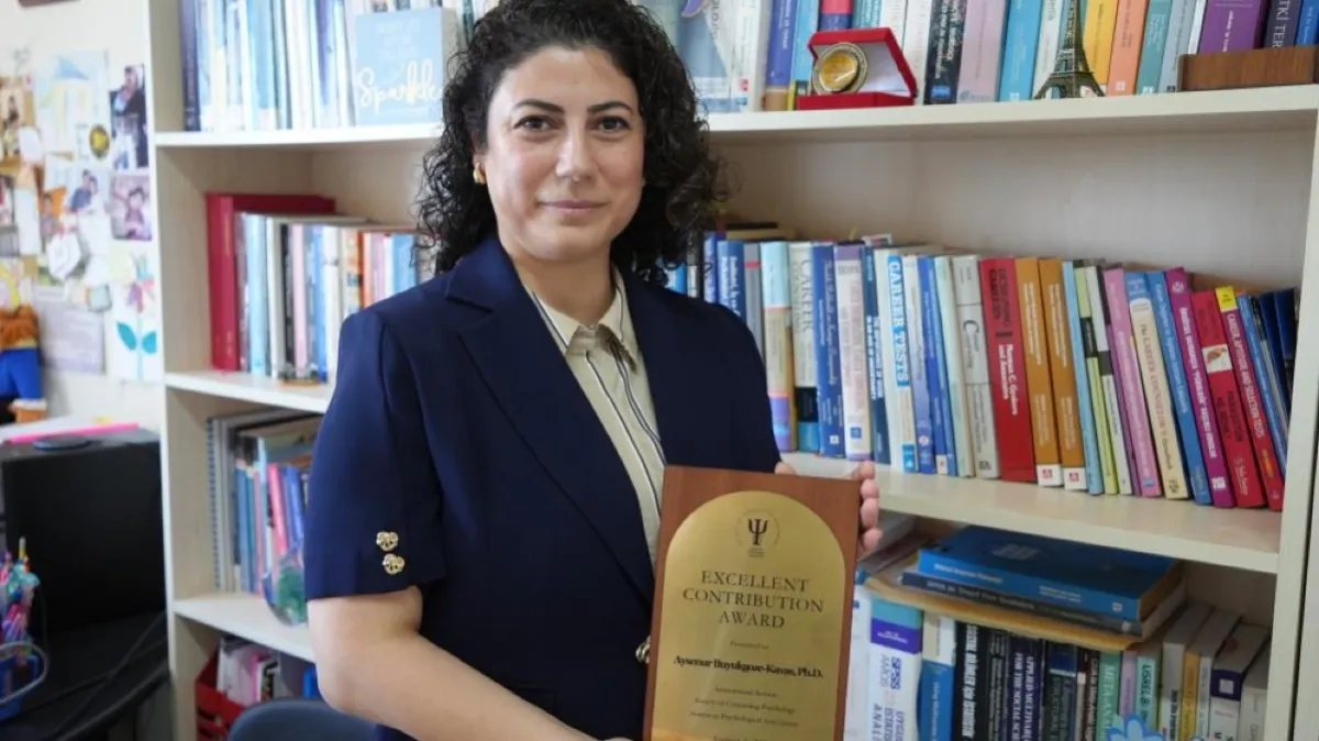OMÜ’lü profesöre ABD’den “Üstün Katkı Ödülü”