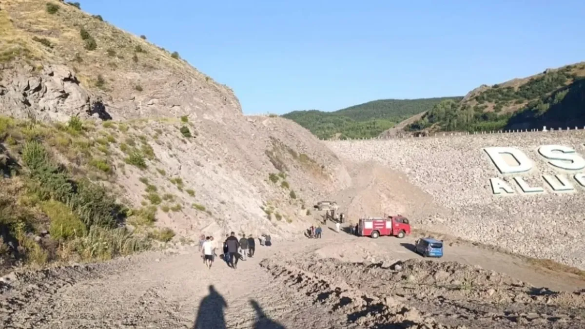 Otomobil dere yatağına yuvarlandı: Çok sayıda ölü ve yaralı var