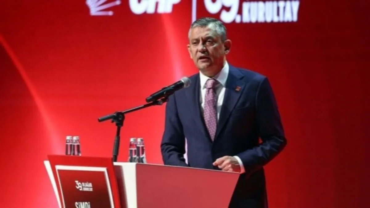Özgür Özel CHP’den istifa ettiğini sosyal medyadan duyurdu