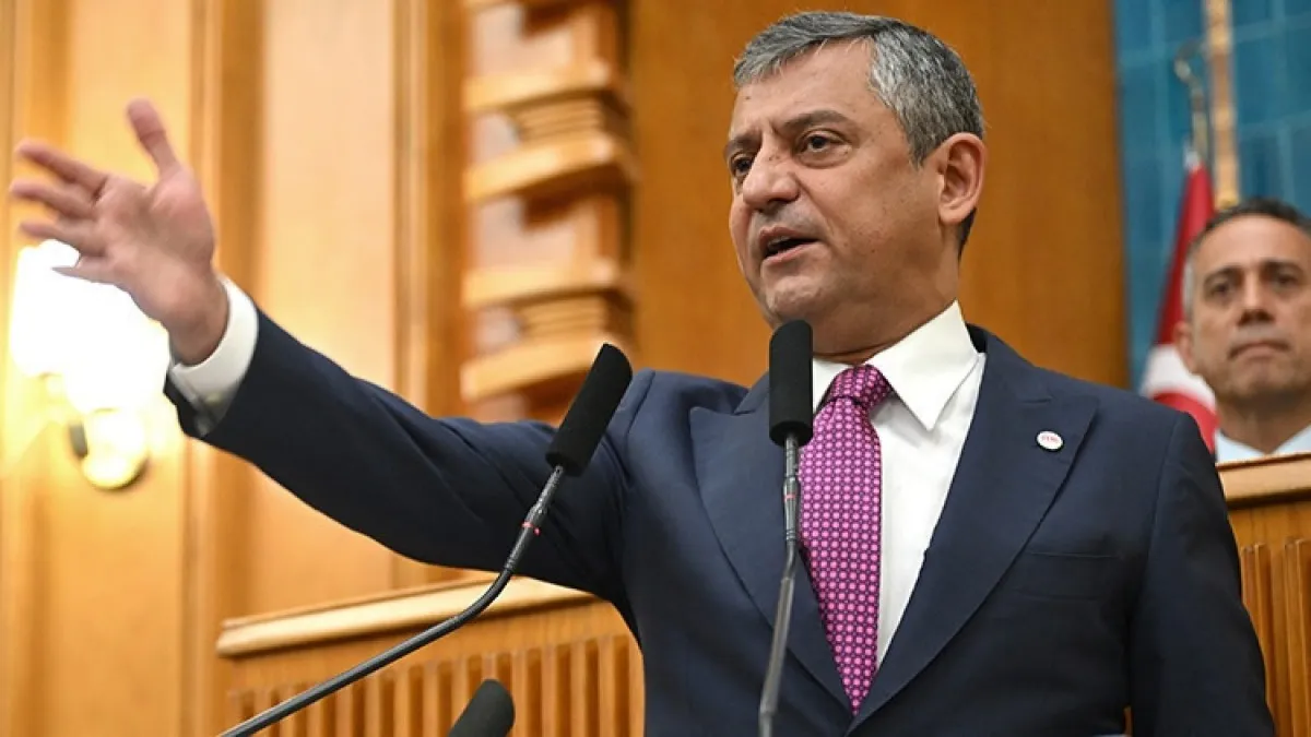 Özgür Özel’den kritik açıklama: Yeni Parti kararını verdi