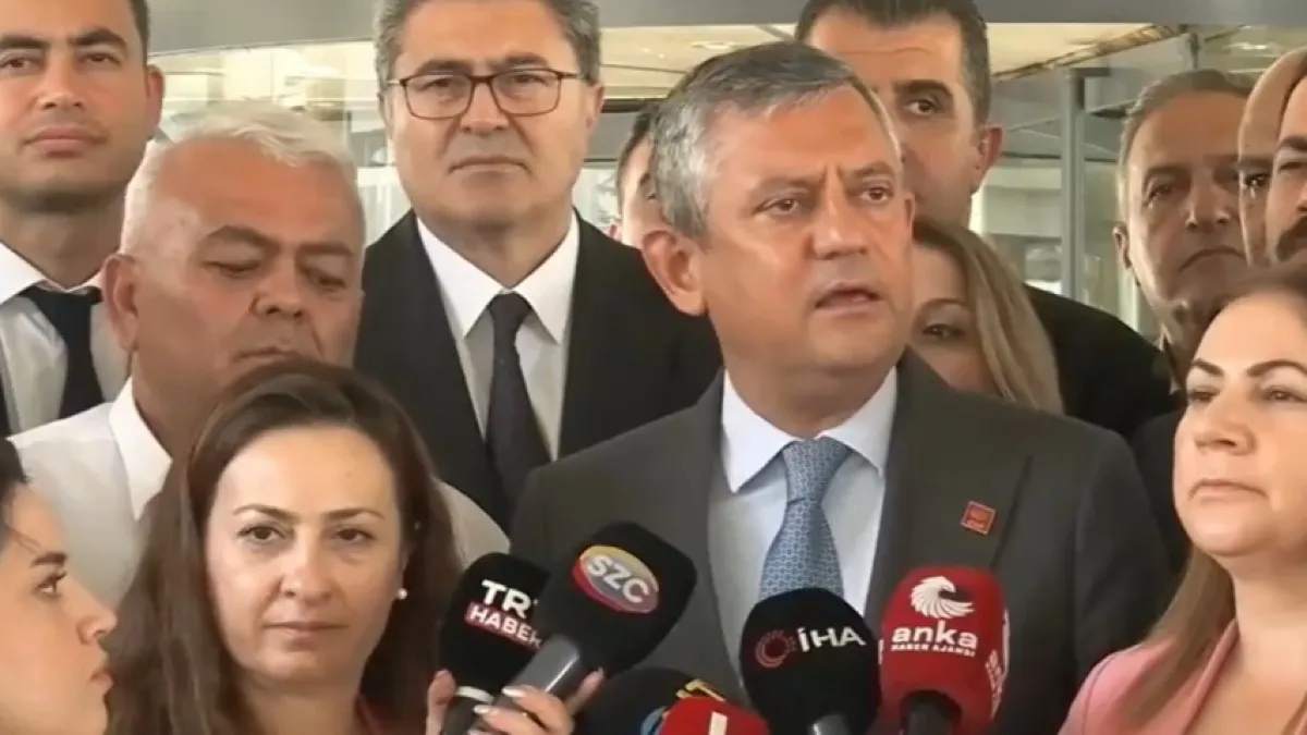 Özgür Özel'den partililere çağrı: 'İl başkanlıklarına sahip çıkın'