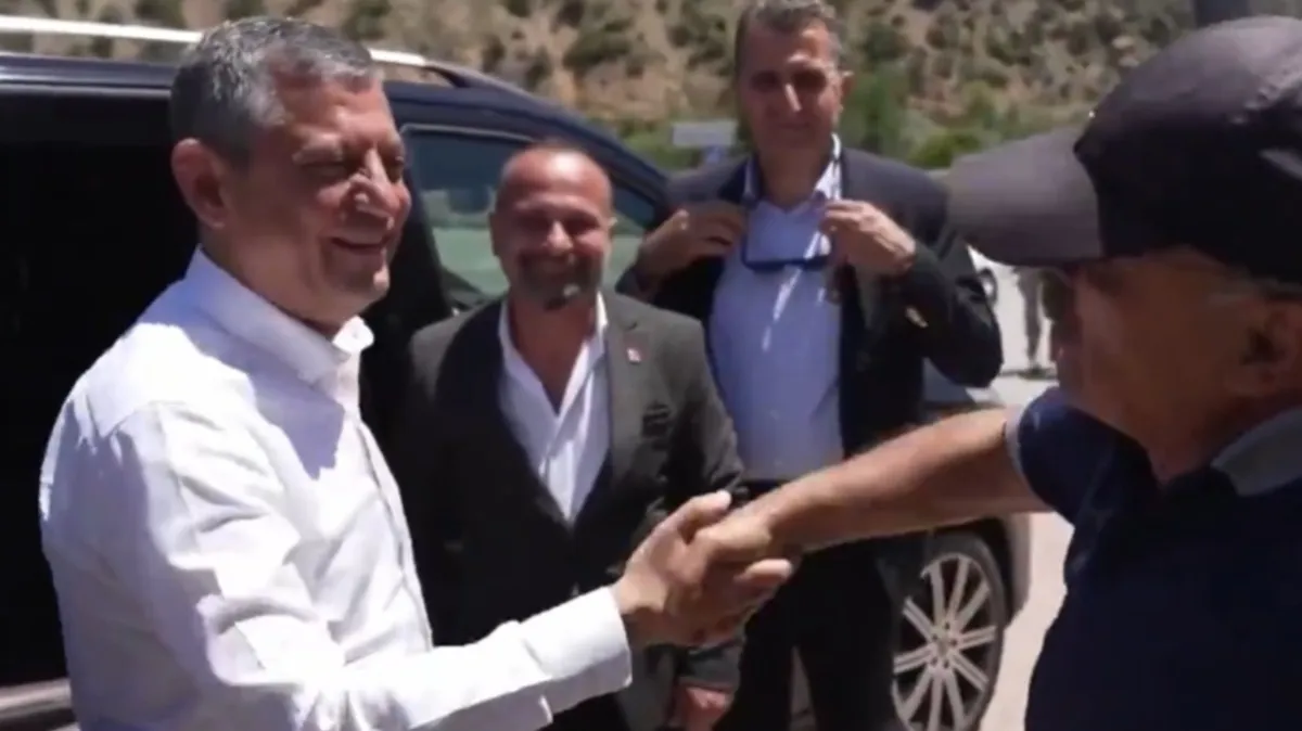 Özgür Özel'i atlılarla karşıladılar! Seçim öncesi vaatlerini sıraladı