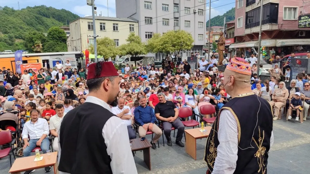 Salıpazarı'nda çocuklar için anlamlı tiyatro şöleni