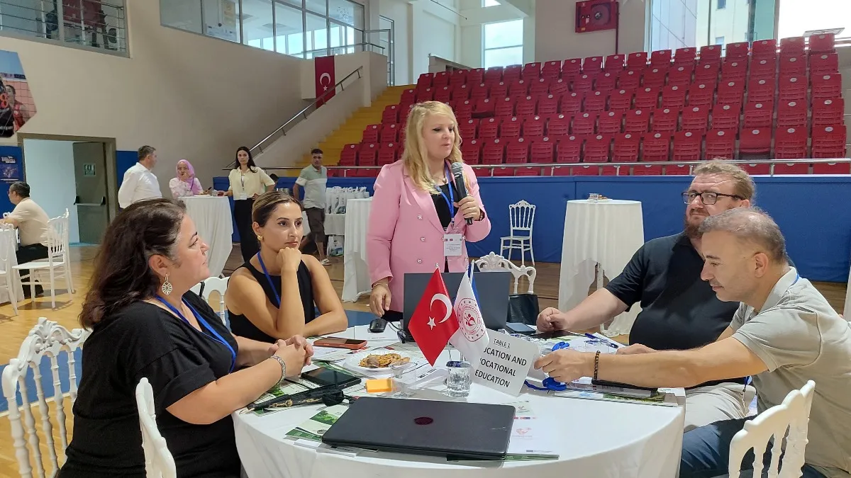 Salıpazarı’nda NEET gençlerin sorunları masaya yatırıldı