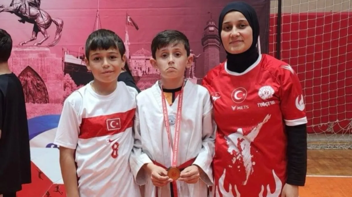 Salıpazarı'ndan Taekwondo'da çifte madalya
