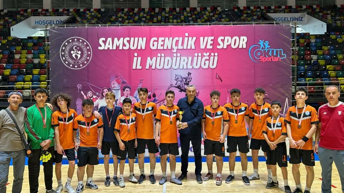 Şampiyon Köksal Ersayın Anadolu Lisesi