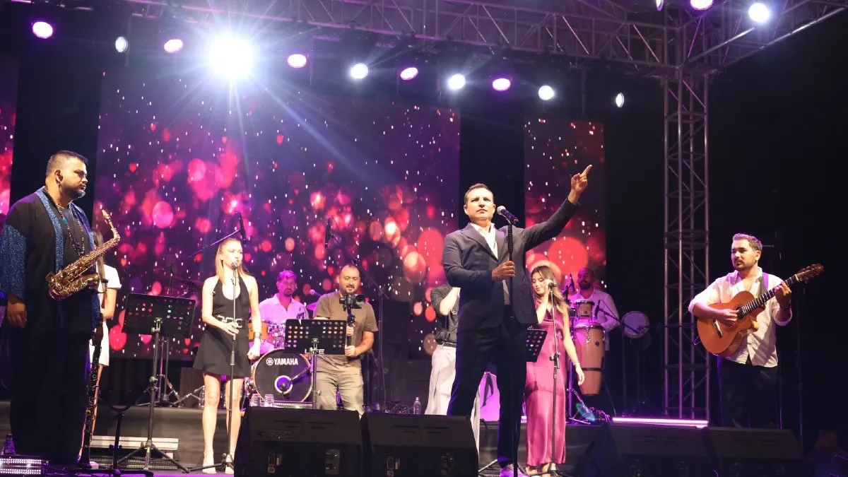 Samsun Alaçam Geyikkoşan'da Rafet El Roman rüzgarı