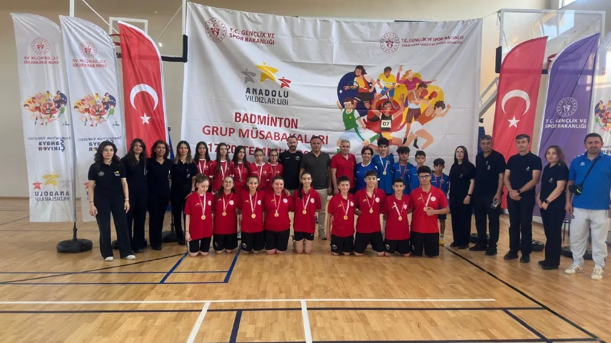 Samsun badminton takımı grup birincisi oldu