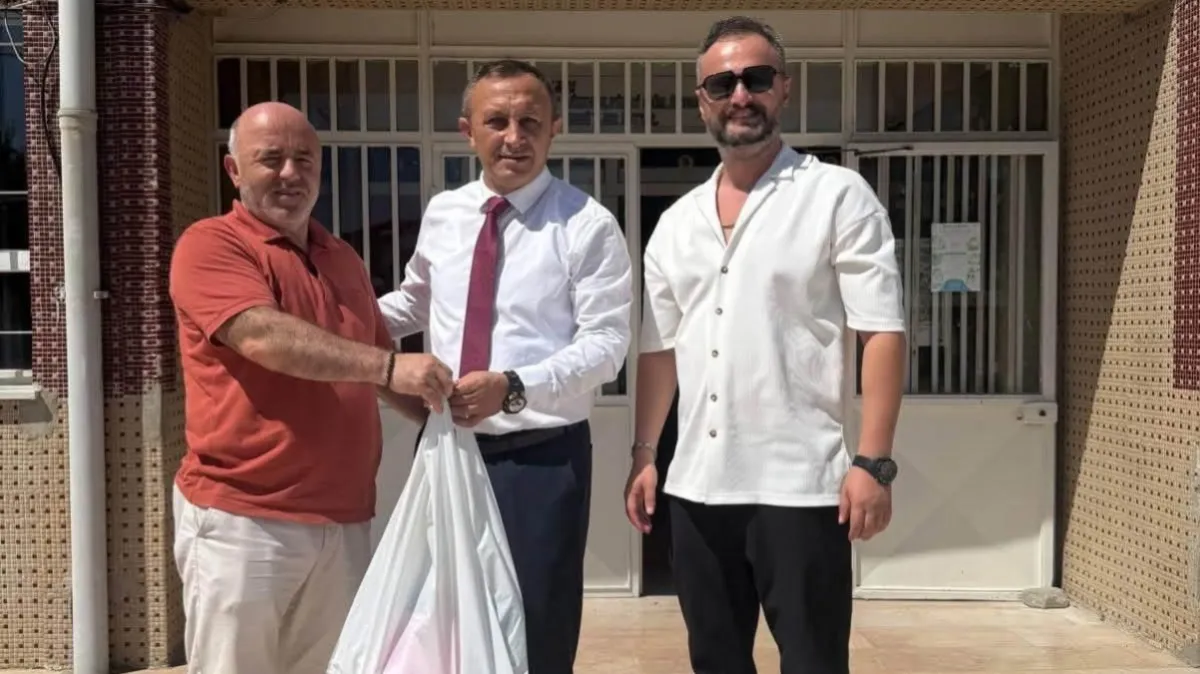 Samsun Bafra’da ihtiyaç sahibi öğrencilere kırtasiye desteği