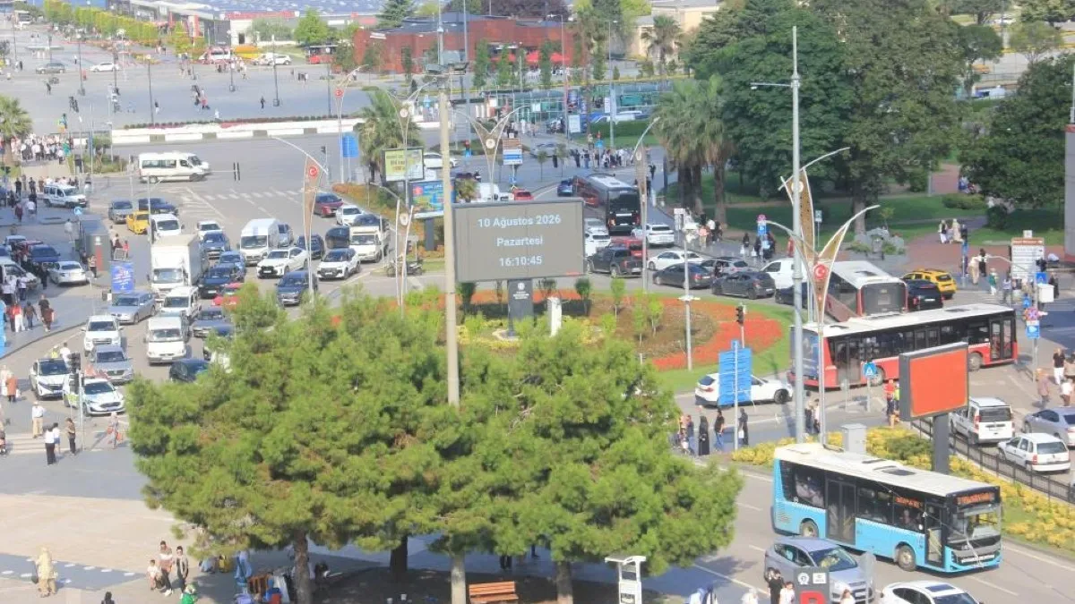 Samsun Cumhuriyet Meydanı’nda trafik çilesi