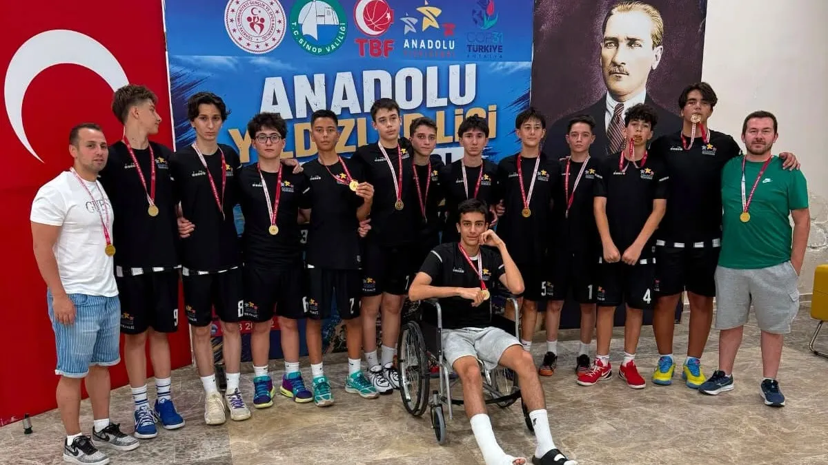 Samsun erkek basketbol takımı final biletini aldı