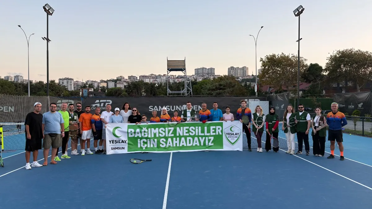 Samsun Yeşilay Spor Kulübü'nde gençlere tenis etkinliği
